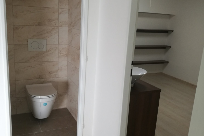  2020/ október - Rekonštrukcia a vybavenie toaliet a sprchového kútu vďaka Medzinárodnému klubu žien v Bratislave